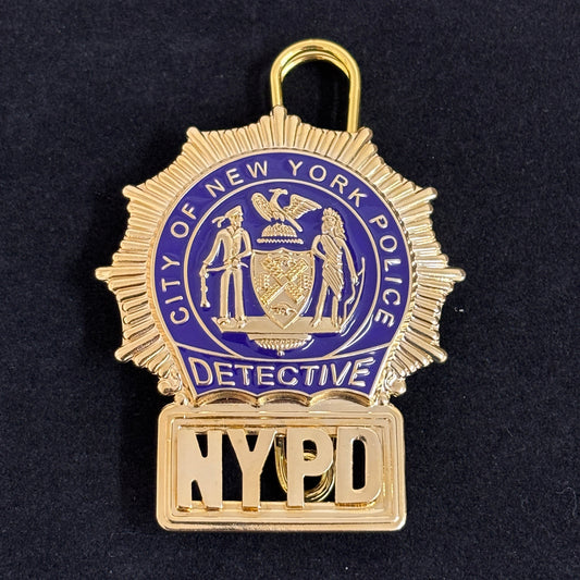 Replik eines New Yorker Polizeidetektivabzeichens des NYPD, Filmrequisiten 