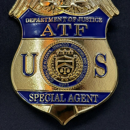 Replik eines US ATF-Spezialagentenabzeichens, Filmrequisiten 